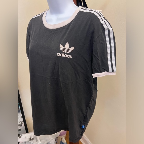 Adidas striped tee (size M) - Picture 2 of 4